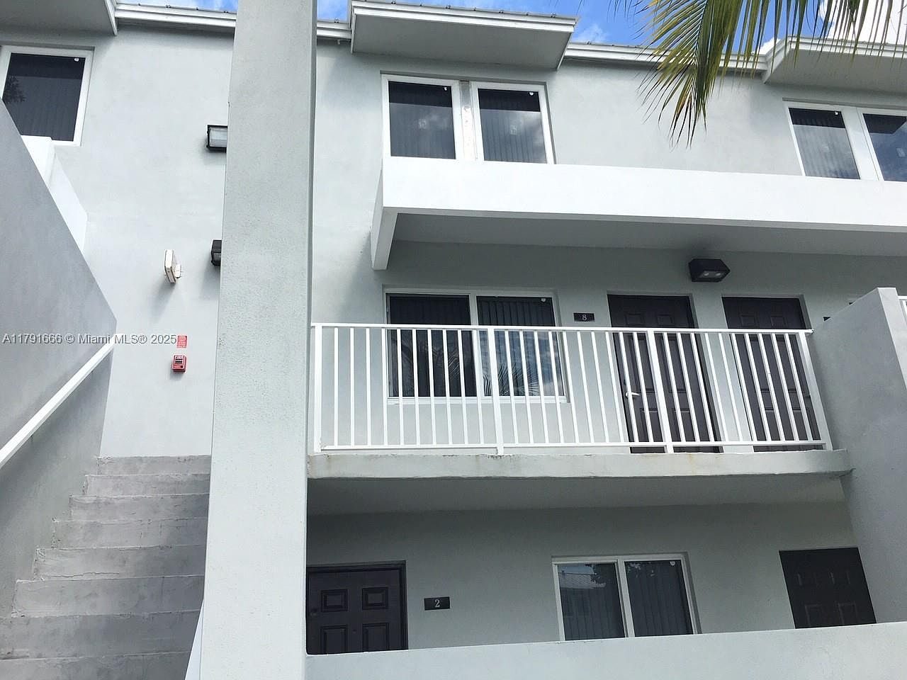 1990 NW 4th Ct APT 8