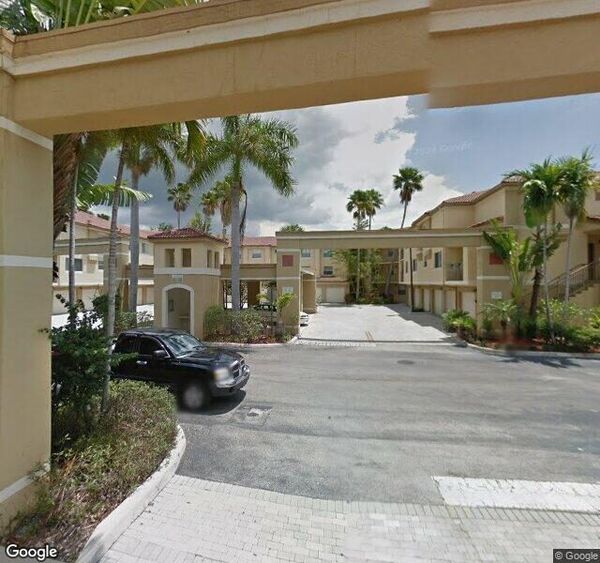 2 bedroom TownHouse at 741 N Pine Island Rd #214 Plantation
