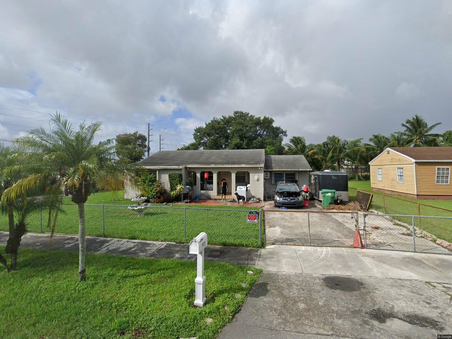 9528 Little River Blvd